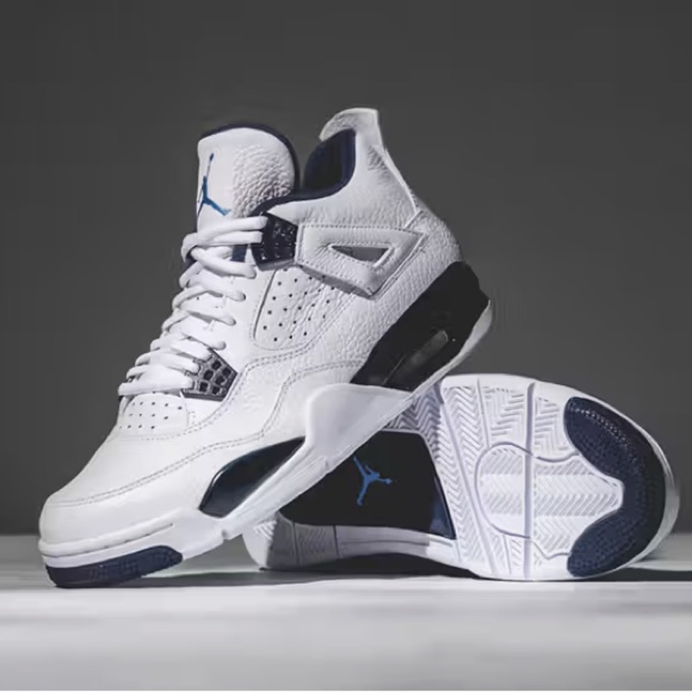 Brand‎ New in box Air Jordan 4 Retro sneakers